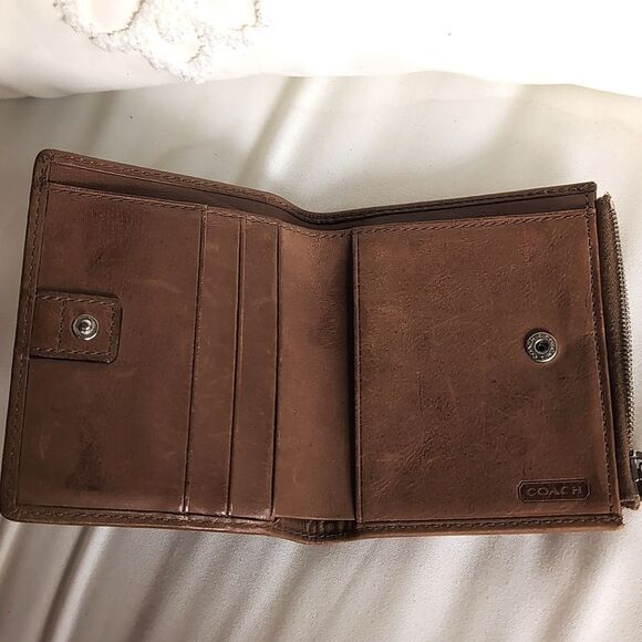 Coach Butter Soft Embossed Bifold/Zip Ladies Wallet- Camel Color - Picture 15 of 16